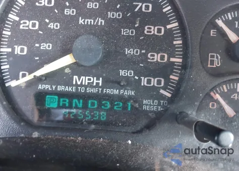 2000 Chevrolet Silverado 1500 from USA, damaged, VIN 1GCEC14V3YE355042